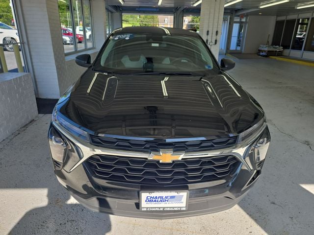 Pre-Owned 2025 Chevrolet Trax LS - photo - 7
