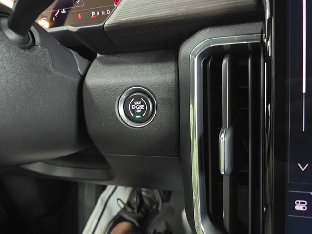 Pre-Owned 2026 GMC Acadia Denali - photo - 24