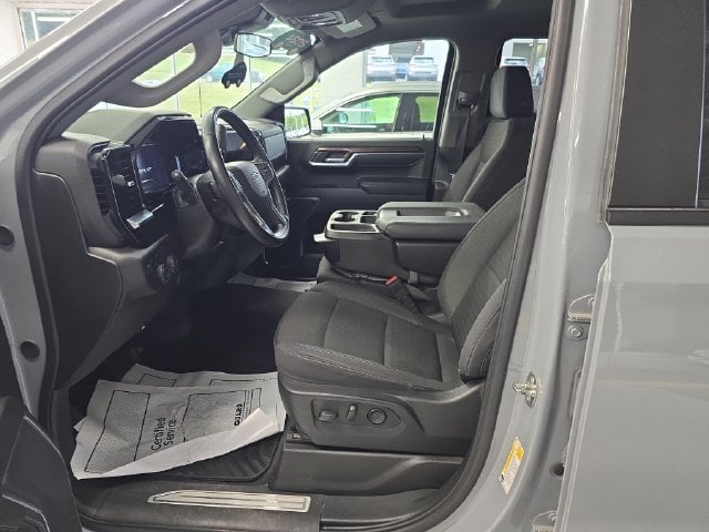 Pre-Owned 2024 Chevrolet Silverado 1500 RST - photo - 12