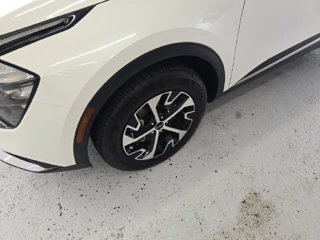 Pre-Owned 2023 Kia Sportage Hybrid EX - photo - 8