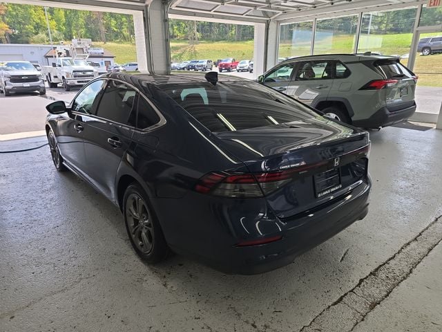 Pre-Owned 2024 Honda Accord EX - photo - 2