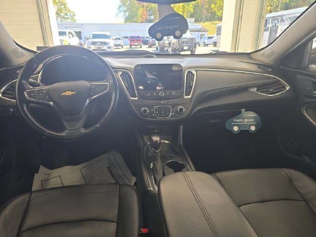 Pre-Owned 2021 Chevrolet Malibu LT - photo - 10