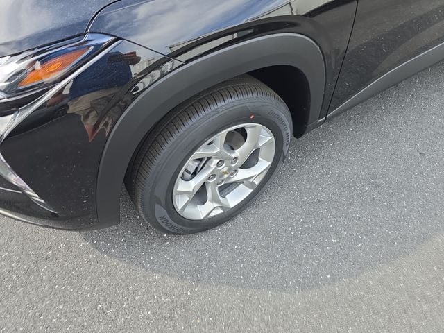 New 2026 Chevrolet Trax LS - photo - 8