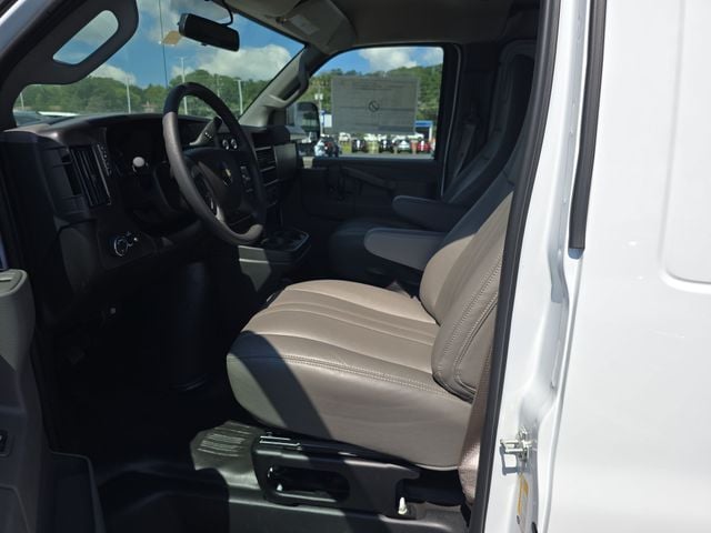 New 2026 Chevrolet Express 2500 Work Van - photo - 10