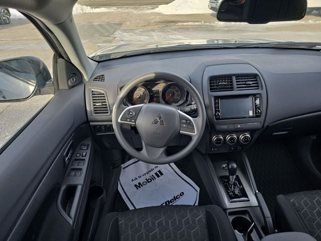 Pre-Owned 2025 Mitsubishi Outlander Sport 2.0 ES - photo - 11