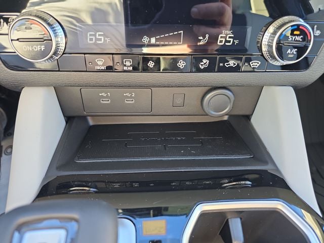 Pre-Owned 2025 Mitsubishi Outlander SE - photo - 20