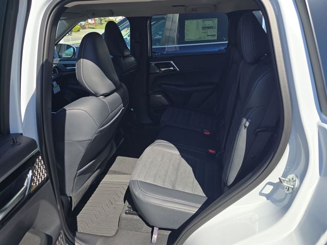 New 2026 Mitsubishi Outlander SE - photo - 9