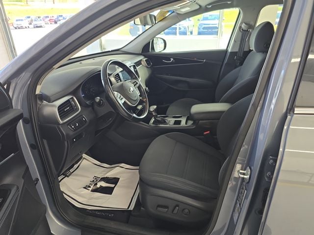 Pre-Owned 2020 Kia Sorento LX - photo - 12
