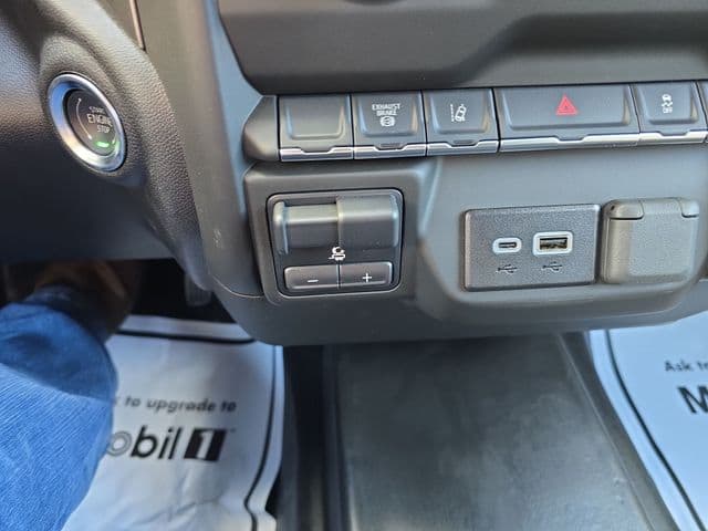 New 2025 Chevrolet Silverado 3500HD Work Truck - photo - 19
