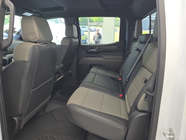 Pre-Owned 2024 Chevrolet Silverado 1500 ZR2 - photo - 9