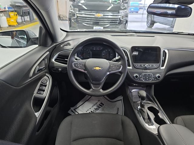 Pre-Owned 2024 Chevrolet Malibu LT - photo - 11