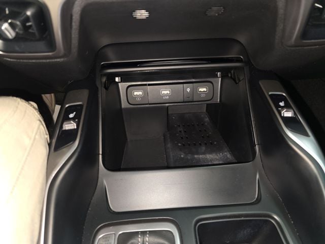 Pre-Owned 2023 Kia Sorento X-Line EX - photo - 22
