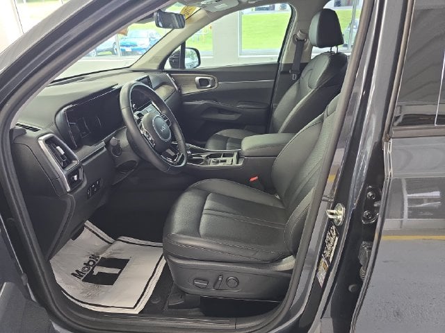 Pre-Owned 2023 Kia Sorento X-Line EX - photo - 13