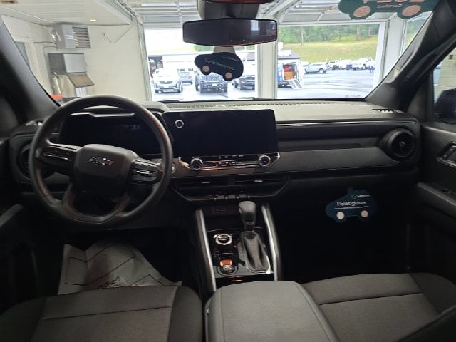 Pre-Owned 2024 Chevrolet Colorado Trail Boss - photo - 10