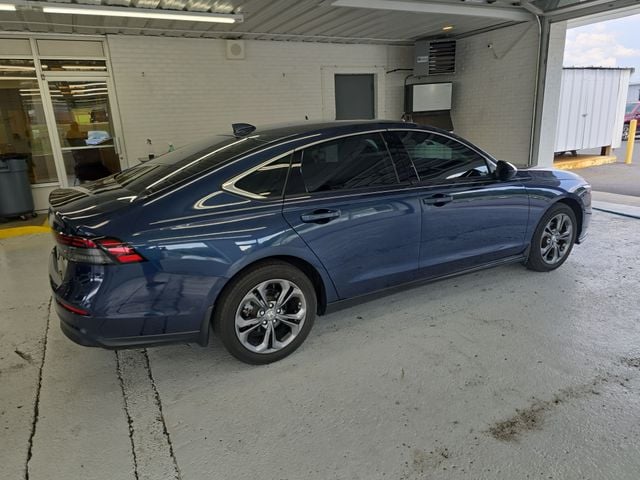 Pre-Owned 2023 Honda Accord EX - photo - 5