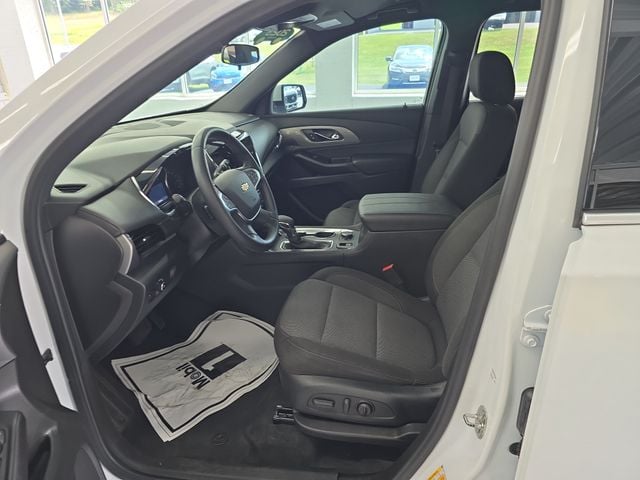 Pre-Owned 2023 Chevrolet Traverse LT - photo - 13
