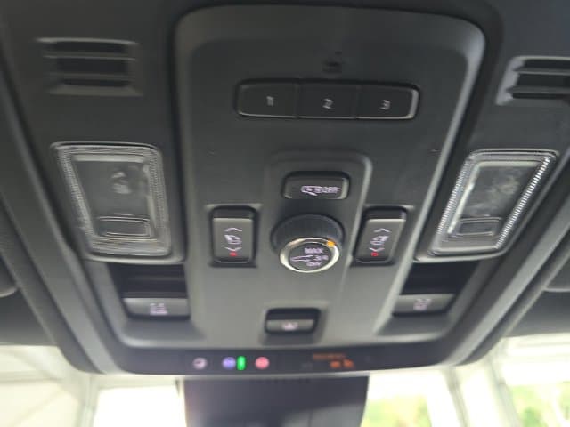 Pre-Owned 2023 GMC Yukon AT4 - photo - 22