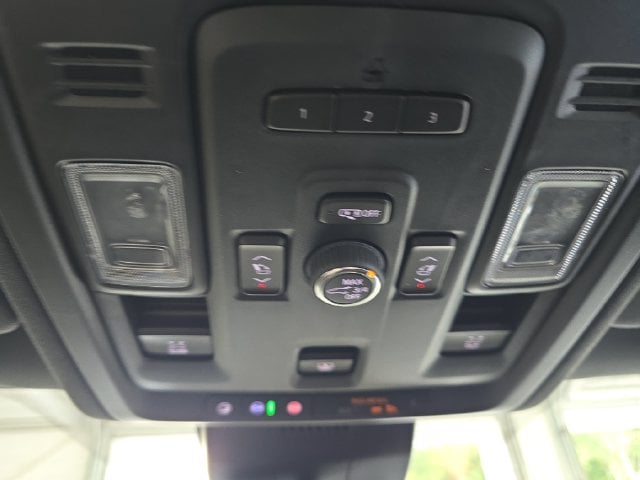 Pre-Owned 2023 GMC Yukon AT4 - photo - 22