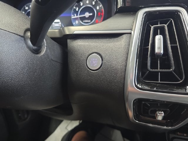 Pre-Owned 2023 Kia Sorento SX - photo - 23