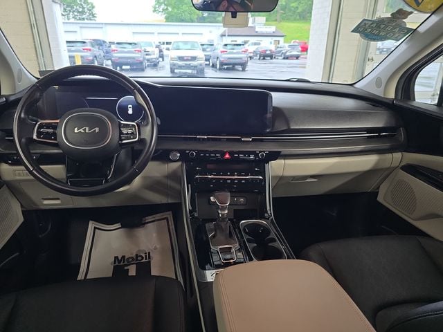 Pre-Owned 2023 Kia Carnival SX - photo - 10