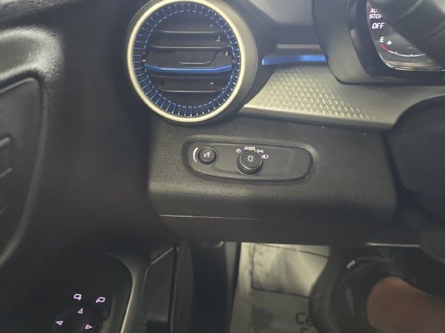 Pre-Owned 2024 Chevrolet Trax LS - photo - 19