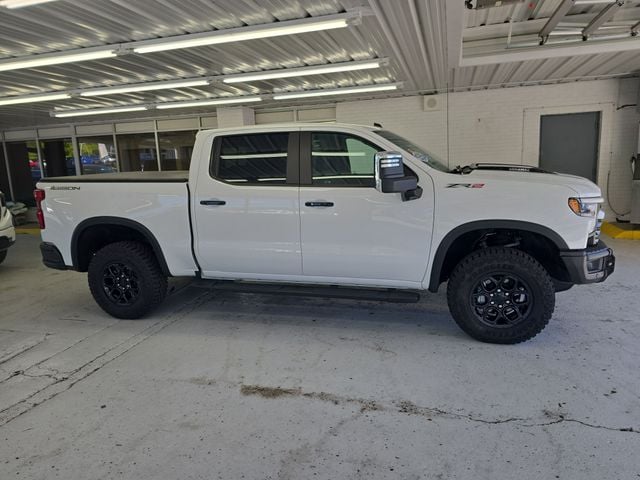 Pre-Owned 2024 Chevrolet Silverado 1500 ZR2 - photo - 5