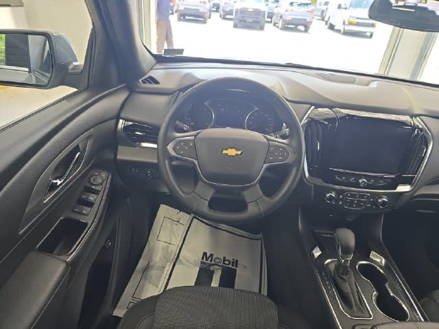 Pre-Owned 2023 Chevrolet Traverse LT - photo - 11