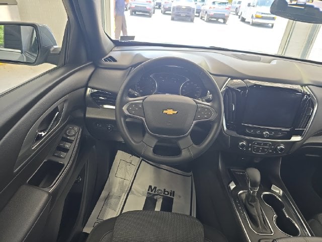 Pre-Owned 2023 Chevrolet Traverse LT - photo - 11