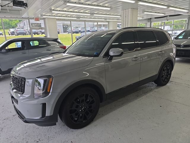 Pre-Owned 2022 Kia Telluride SX - photo - 1