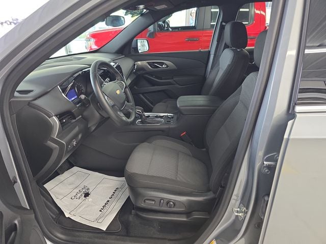 Pre-Owned 2023 Chevrolet Traverse LT - photo - 12