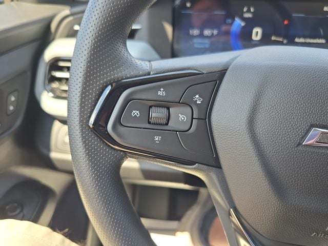 New 2027 Chevrolet Bolt EV LT - photo - 17