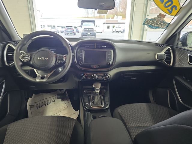 Pre-Owned 2025 Kia Soul LX - photo - 10