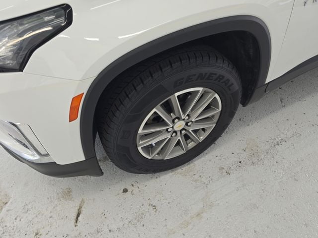 Pre-Owned 2023 Chevrolet Traverse LT - photo - 9