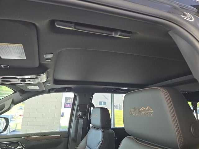 Pre-Owned 2024 Chevrolet Suburban High Country - photo - 14