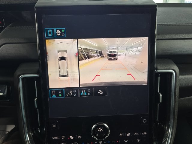 Pre-Owned 2025 GMC Yukon Denali - photo - 15