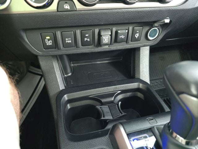 Pre-Owned 2023 Toyota Tacoma Limited - photo - 21