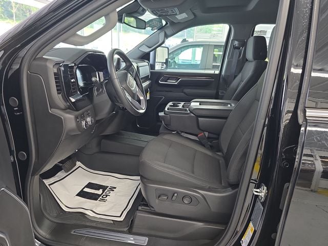 Pre-Owned 2025 GMC Sierra 2500HD SLE - photo - 12