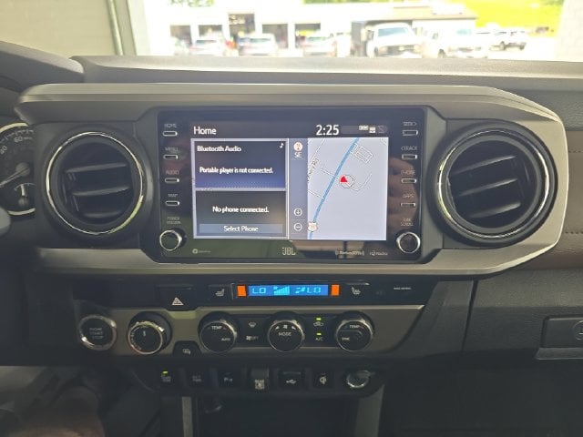 Pre-Owned 2023 Toyota Tacoma Limited - photo - 15
