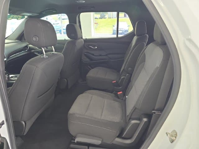 Pre-Owned 2023 Chevrolet Traverse LT - photo - 10