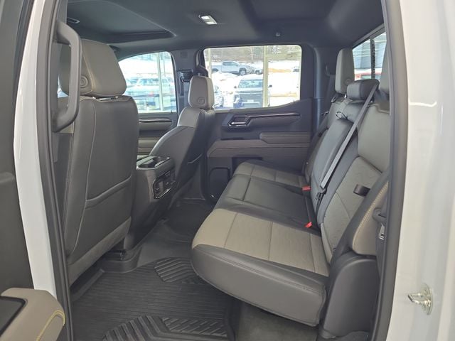 Pre-Owned 2023 Chevrolet Silverado 1500 ZR2 - photo - 9