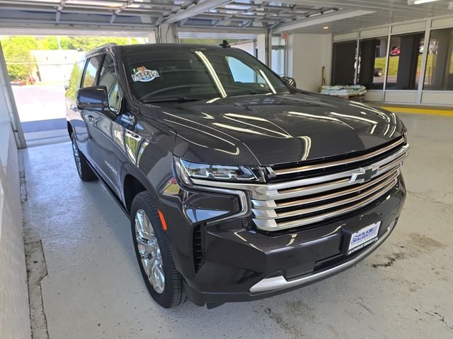 Pre-Owned 2024 Chevrolet Suburban High Country - photo - 6