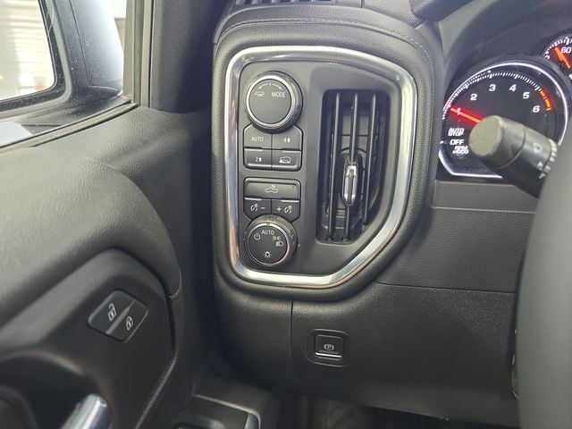 Pre-Owned 2022 Chevrolet Silverado 1500 LTD LT - photo - 19