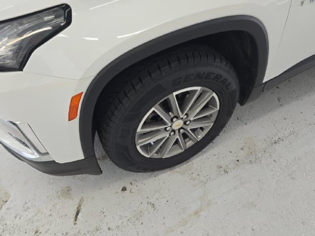 Pre-Owned 2023 Chevrolet Traverse LT - photo - 9