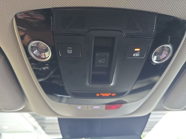 Pre-Owned 2023 Kia Sorento SX - photo - 22
