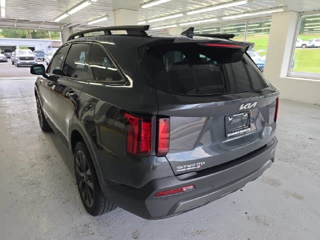 Pre-Owned 2023 Kia Sorento X-Line EX - photo - 2