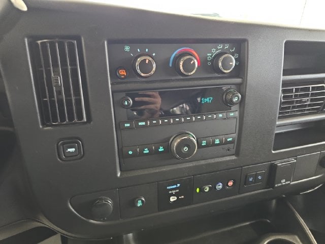 Pre-Owned 2025 GMC Savana 3500 LT - photo - 16