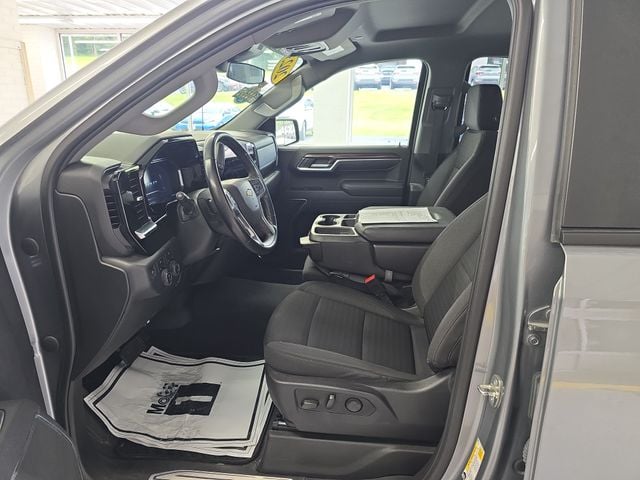 Pre-Owned 2023 Chevrolet Silverado 1500 LT - photo - 13