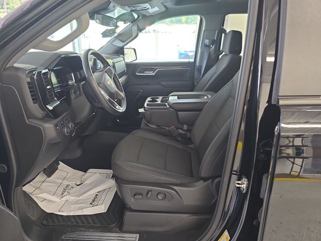 Pre-Owned 2025 Chevrolet Silverado 1500 LT - photo - 12
