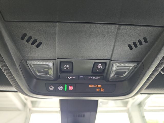 Pre-Owned 2023 Chevrolet Equinox RS - photo - 22