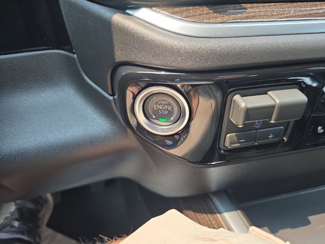New 2026 Chevrolet Silverado 1500 RST - photo - 23